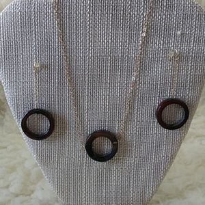 14 kt. gold necklace/earring set with tortoise pe